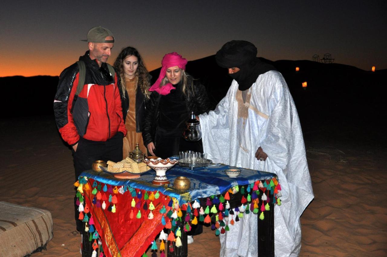 Готель Tuareg Luxury Camp Мерзуга Екстер'єр фото