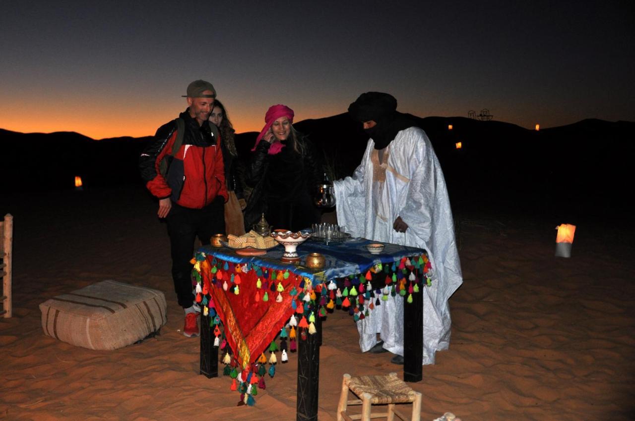 Готель Tuareg Luxury Camp Мерзуга Екстер'єр фото
