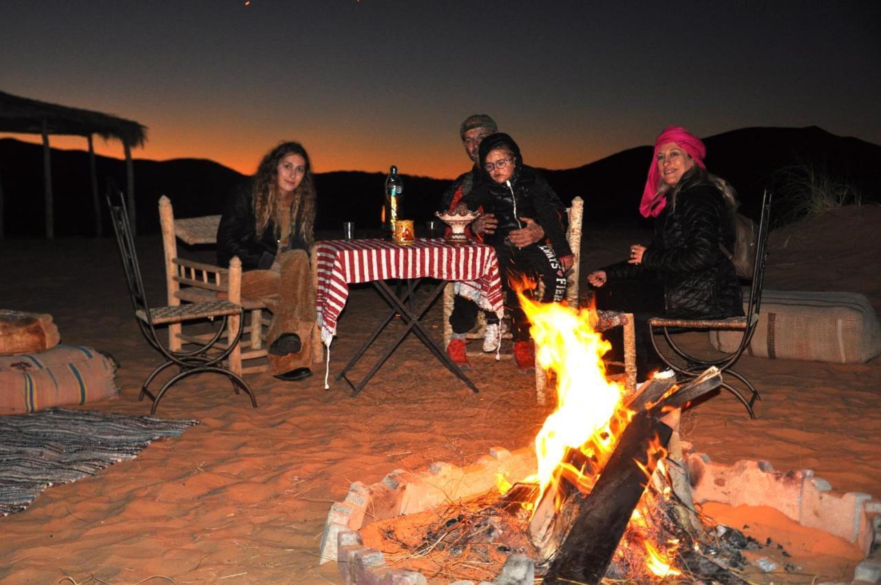 Готель Tuareg Luxury Camp Мерзуга Екстер'єр фото