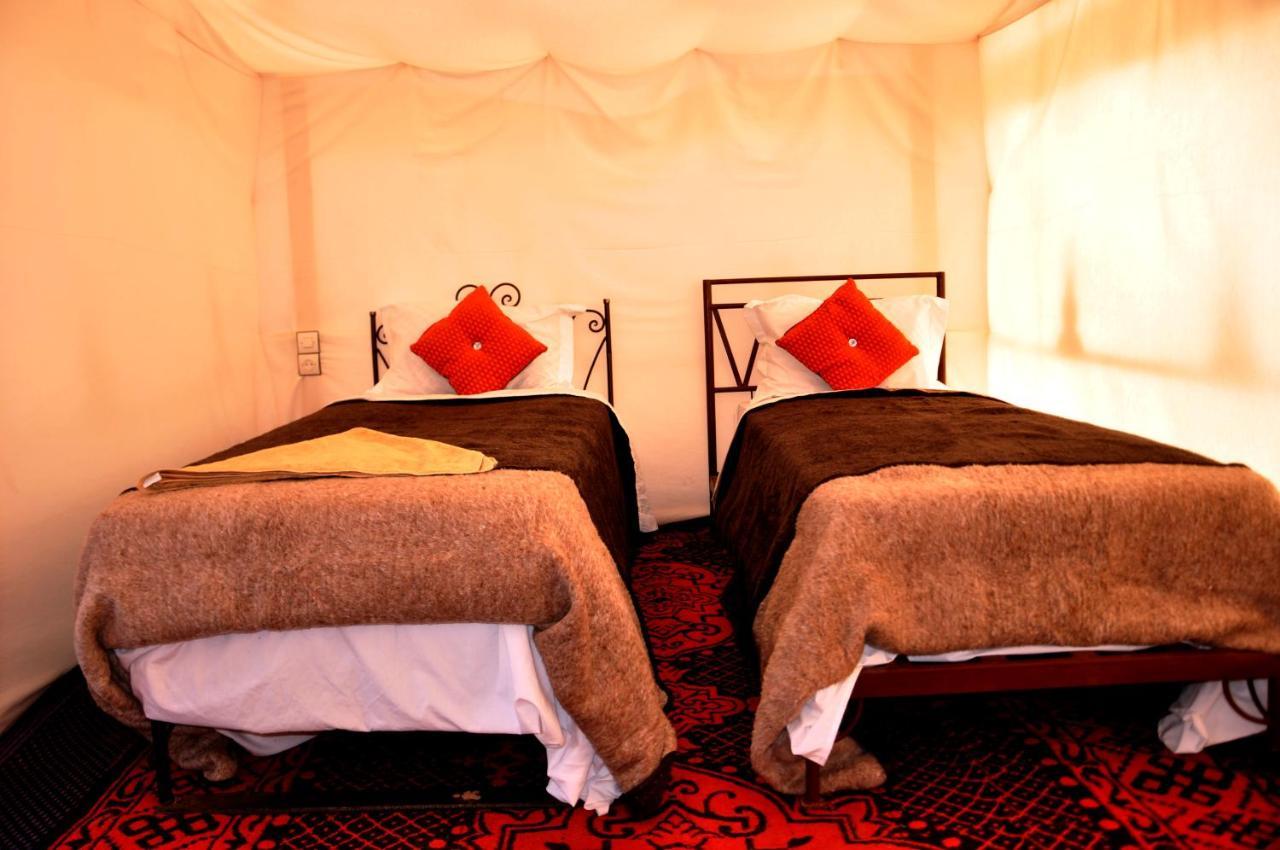 Готель Tuareg Luxury Camp Мерзуга Екстер'єр фото